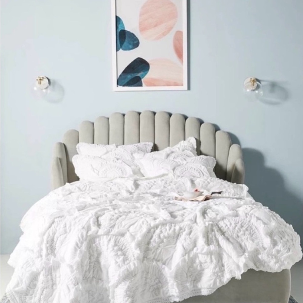 Anthropologie King White Rivulets Quilt, King Shams AND Euro Shams SOLD AS SET